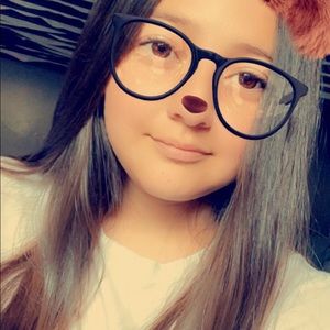 Meet your Posher, Kayla